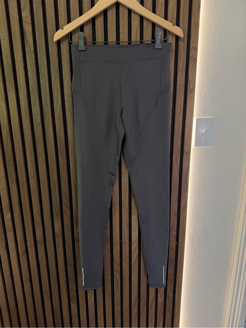Champion Gray Women's Performance Leggings - Reflective Ankle Accents